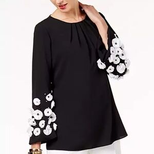 Alfani Georgeous Top with Bell sleeves & white flowers size medium